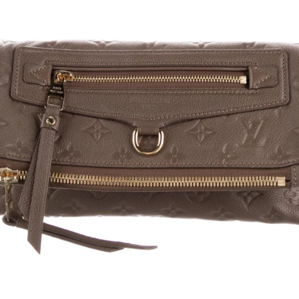 Louis Vuitton
Monogram Empreinte Petillante Clutch